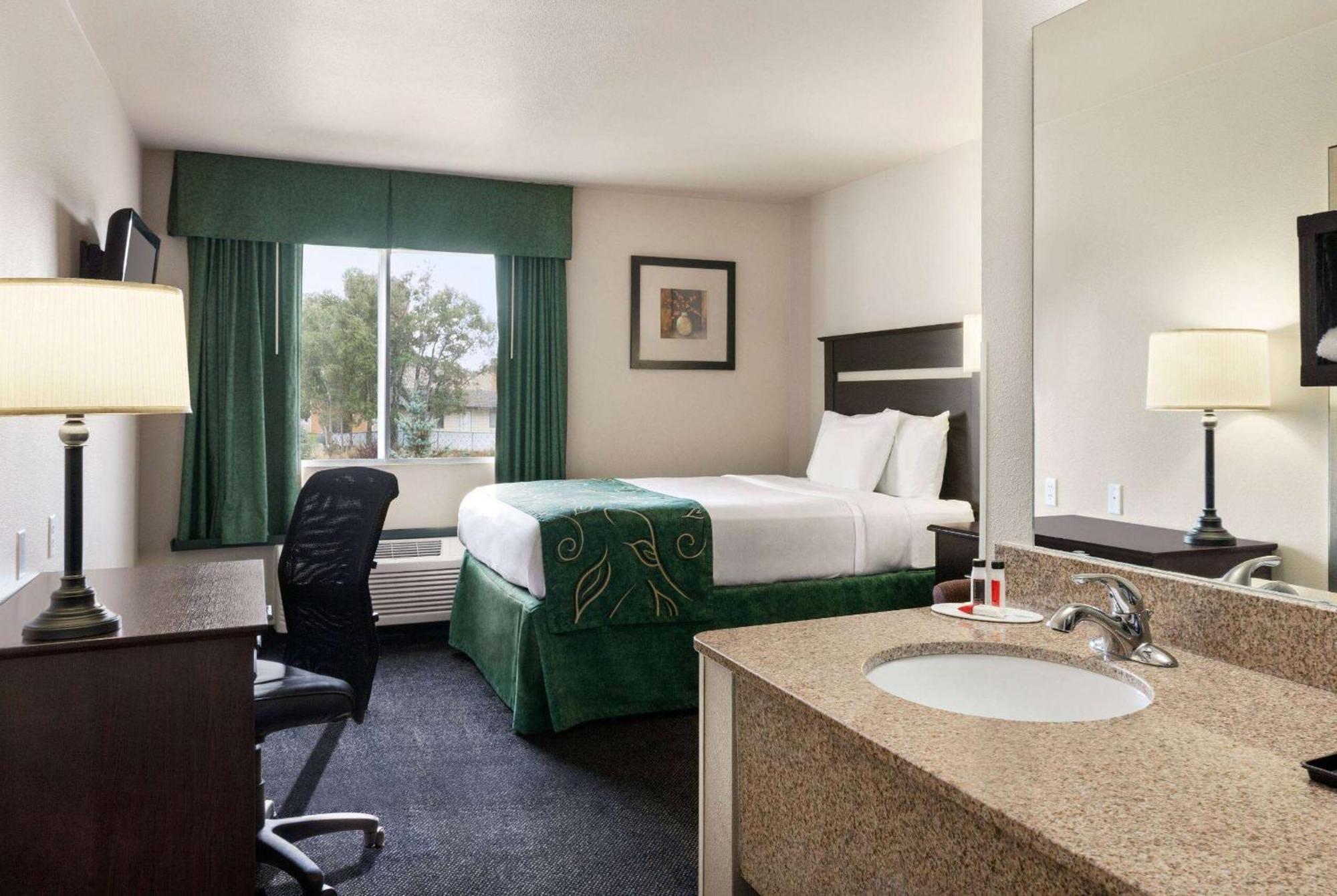 Travelodge By Wyndham Mcalester Esterno foto